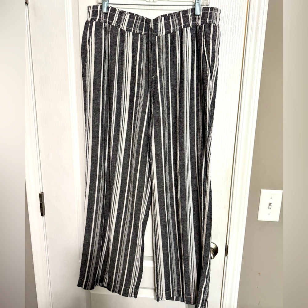 Striped Black and White Wide-Leg Pants